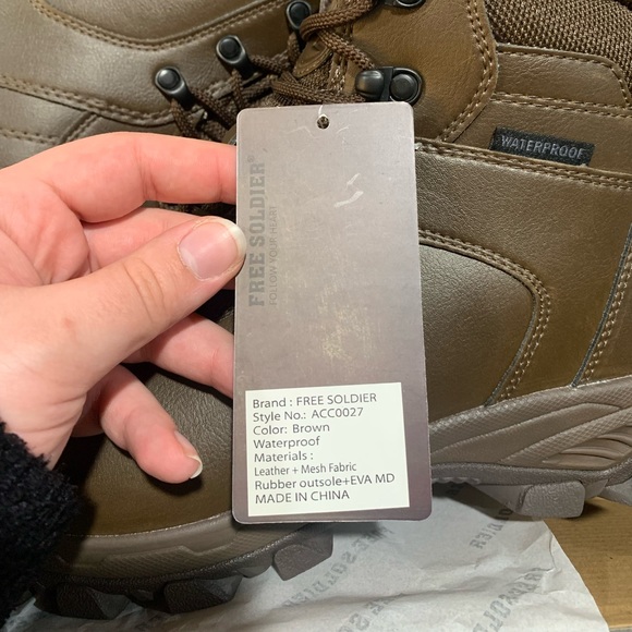 Free Soldier Men’s Boots - Picture 2 of 5